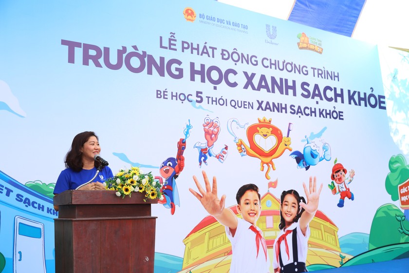 Bà Nguyễn Thị Mai - Phó Chủ tịch Unilever Việt Nam phát biểu tại buổi Lễ.