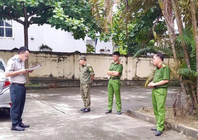 Chấp hành viên Nguyễn Quốc Tuấn luôn kiên trì trong quá trình giải quyết công việc