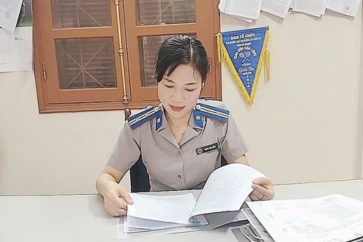 Chấp hành viên Đoàn Thị Ngát - Chi cục THADS huyện Bắc Mê, Hà Giang. 