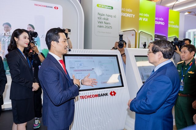 Ông Phan Thanh Sơn - Phó TGĐ Techcombank chia sẻ về những giải pháp thanh toán đột phá của ngân hàng.