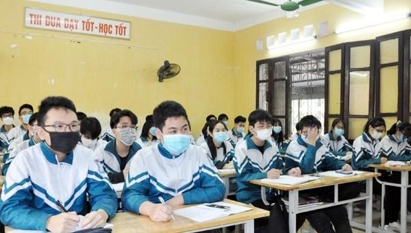 Phấn đấu tiêm đủ 2 mũi vắc xin phòng Covid-19 cho trẻ em trong quý II/2022.