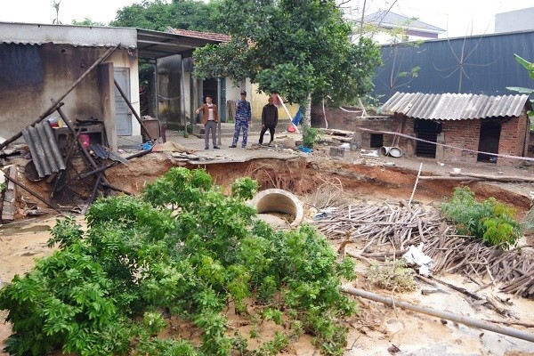 Hiện trường vụ sụt lún. 