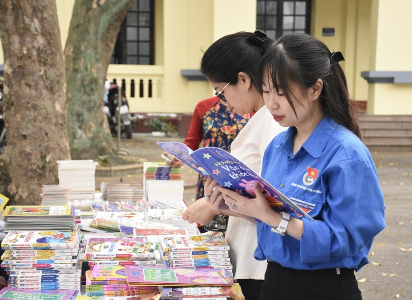 Lan toả tình yêu sách đến với đoàn viên, thanh niên