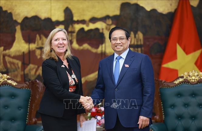Thủ tướng Phạm Minh Chính tiếp bà Mariam J. Sherman, Giám đốc Quốc gia Ngân hàng Thế giới (WB) khu vực Việt Nam, Lào, Campuchia. Ảnh: Dương Giang/TTXVN