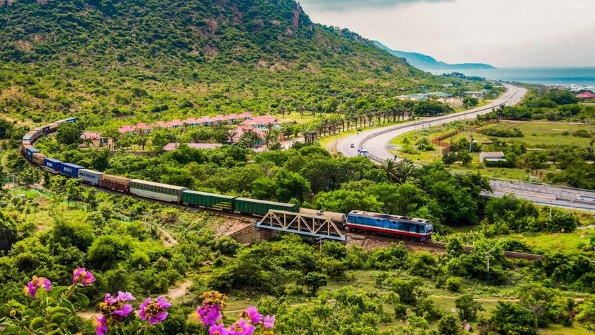 Tuyến đường sắt Bắc - Nam của Việt Nam (Ảnh: Scenic Vietnam/Shutterstock). 