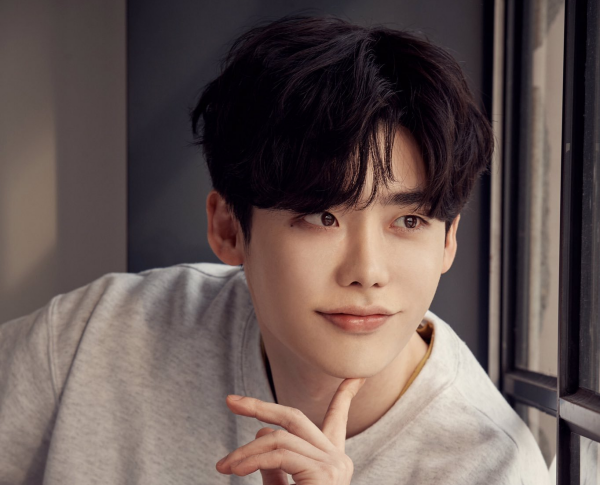 Lee Jong Suk mua biệt thự 4,2 triệu USD