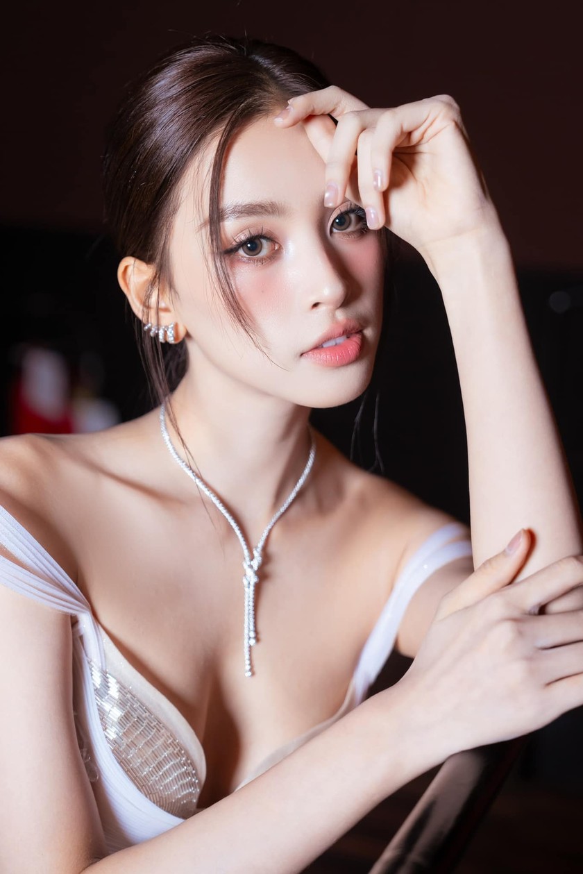 Tiểu Vy gây chú ý khi đóng chính phim Tết “Bộ tứ báo thủ” của Trấn Thành. Ảnh: NVCC
