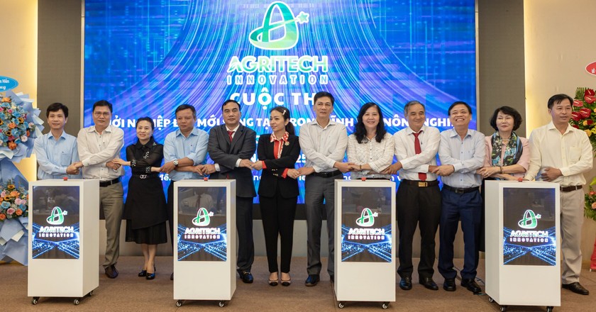 Các đại biểu thực hiện nghi lễ phát động cuộc thi.