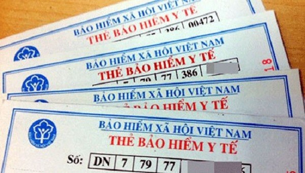 Người dân chỉ cần mất 5 phút để đổi thẻ BHYT 