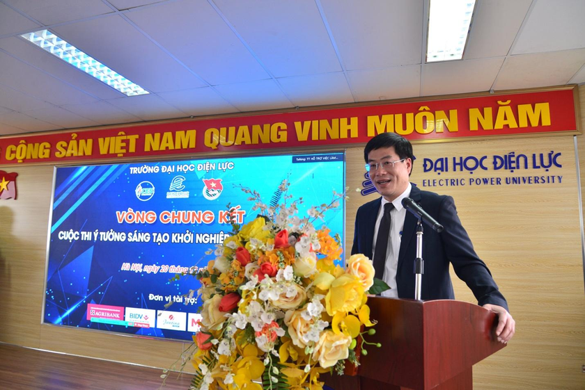 TS. Nguyễn Lê Cường – Phó Hiệu trưởng Trường Đại học Điện lực - Trưởng Ban Giám khảo phát biểu khai mạc Chung kết Cuộc thi