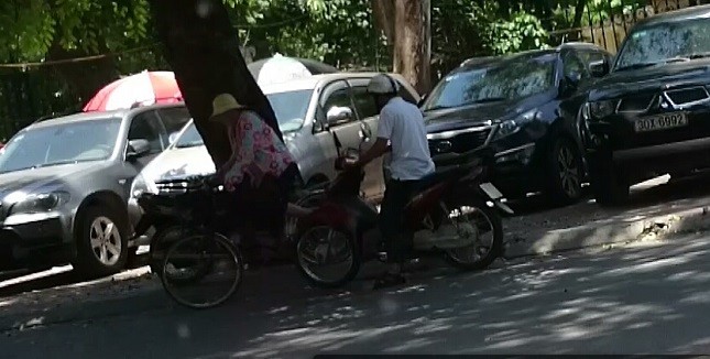 Cám cảnh U50 đứng đường bán dâm