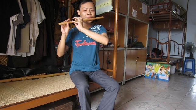 Chàng sinh viên khiếm thị gồng mình với chuỗi ngày chạy thận