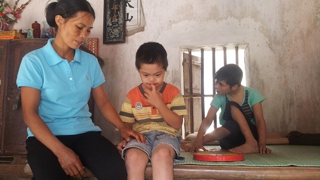 Mẹ con chị Sợi.