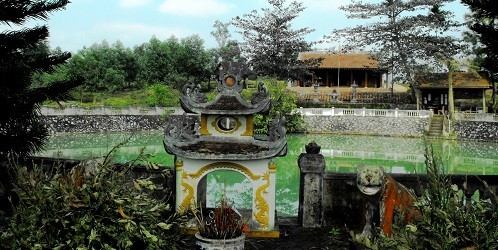Đền Trần Lâm