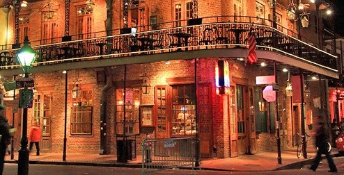 New Orleans nổi tiếng với những tour săn ma. Ảnh: Planetware.