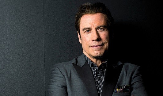 John Travolta khốn đốn với bê bối đồng tính