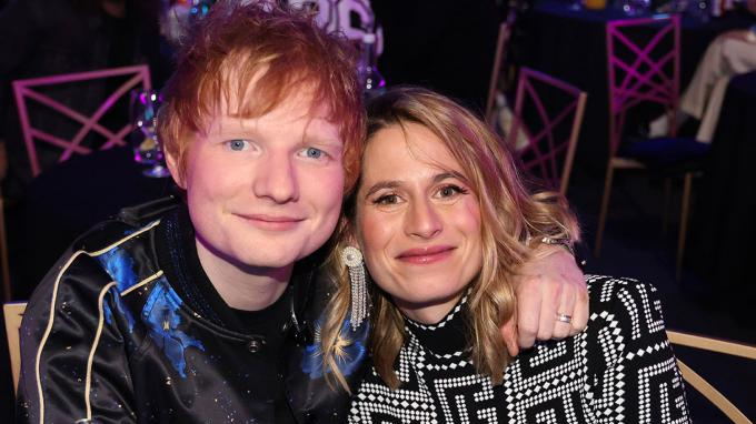 Ed Sheeran (trái) và vợ Cherry Seaborn. Ảnh: JME