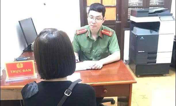 Công dân Đ.T.L.T tại cơ quan công an.