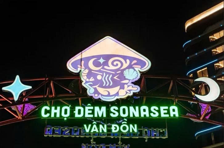 Chợ đêm ẩm thực – giải trí Sonasea tại Vân Đồn.