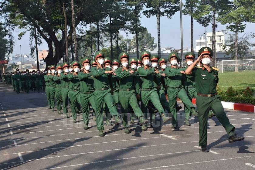 Các chiến sĩ duyệt binh tại Trung đoàn Gia Định. Ảnh: thanhuytphcm.vn