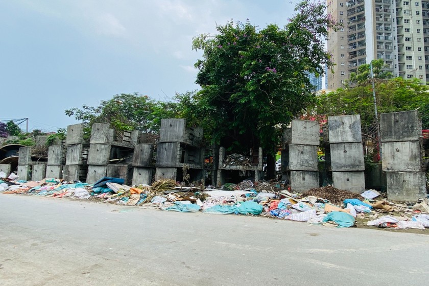 Dù trước đó rác đã được dọn dẹp sạch, nhưng sau thời gian ngắn tình trạng này tái diễn. 