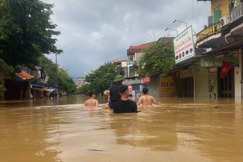 TP Thái Nguyên ngập trong biển nước. Ảnh: Trần Thu Hường