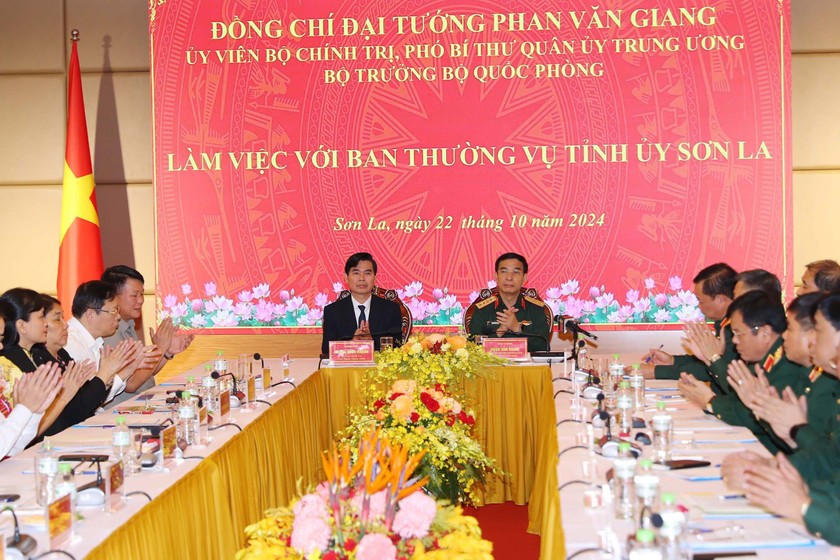 Đại tướng Phan Văn Giang làm việc với Tỉnh ủy Sơn La. Ảnh: Trọng Đức/ TTXVN