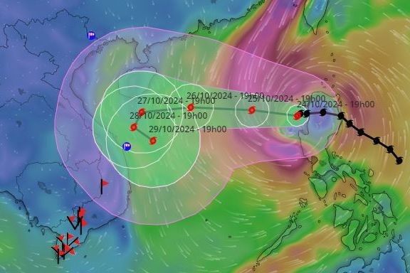 Hướng di chuyển của bão số 6 tối 24/10. Nguồn: VNDMS