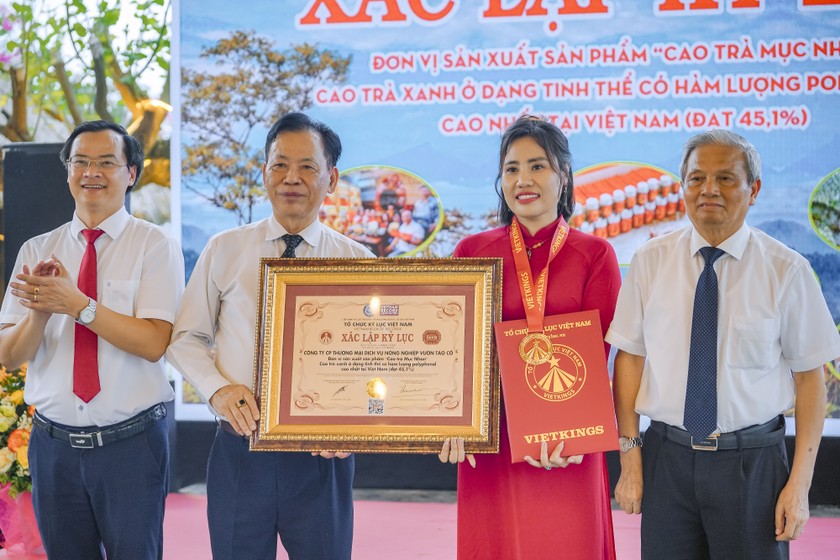 Cao trà mục nhan xác lập Kỷ lục Việt Nam về hàm lượng Polyphenol.
