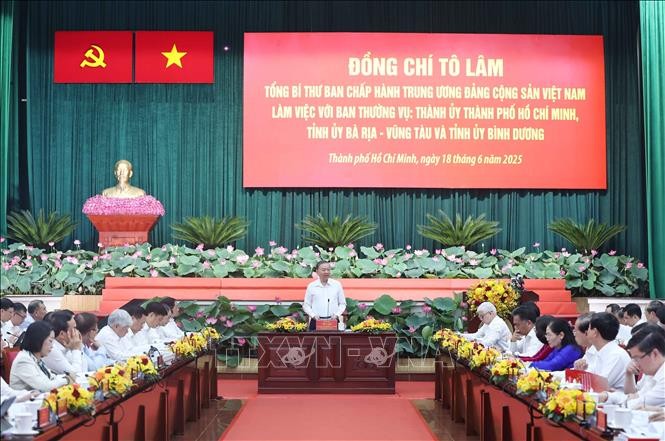 Tổng Bí thư Tô Lâm chủ trì buổi làm việc. Ảnh: Thống Nhất/TTXVN