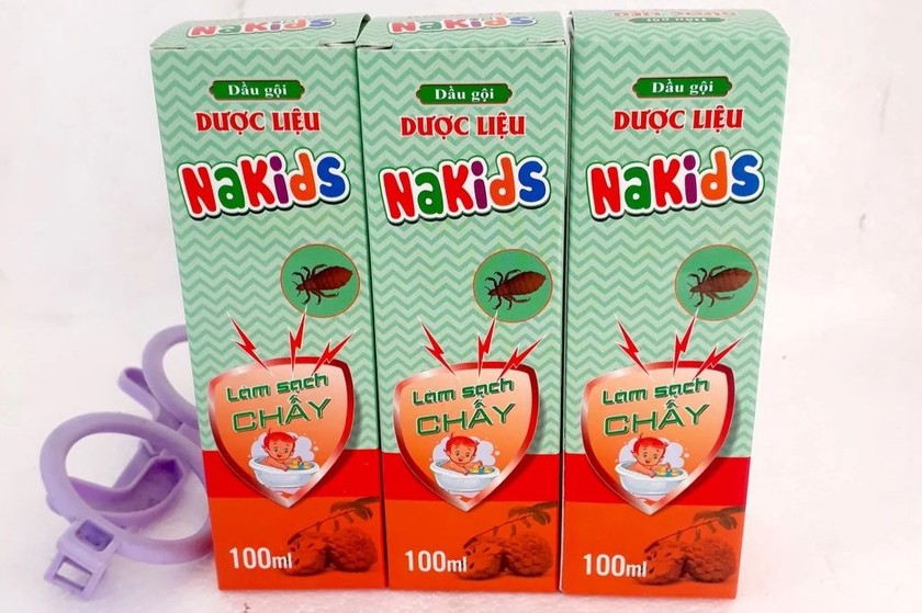 Bộ Y tế yêu cầu đình chỉ lưu hành, thu hồi lô sản phẩm Dầu gội dược liệu Nakids không đạt chất lượng.