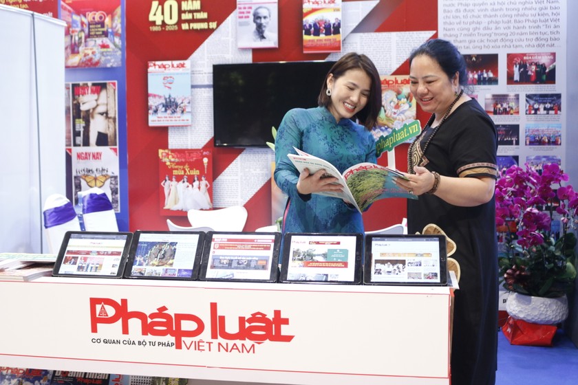 Góp mặt tại Hội Báo toàn quốc 2025, Báo Pháp luật Việt Nam không chỉ thể hiện dấu ấn riêng trong làng báo chí, mà còn cho thấy quyết tâm đổi mới để hướng tới phát triển bền vững, đặc biệt trong dịp kỷ niệm 40 năm thành lập Báo sắp tới.