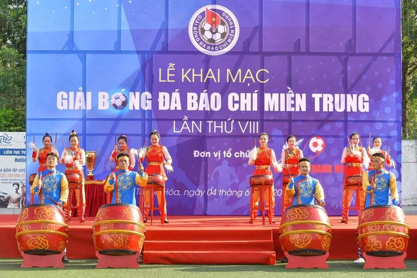 Khai mạc giải bóng đá Báo chí miền Trung lần thứ VIII