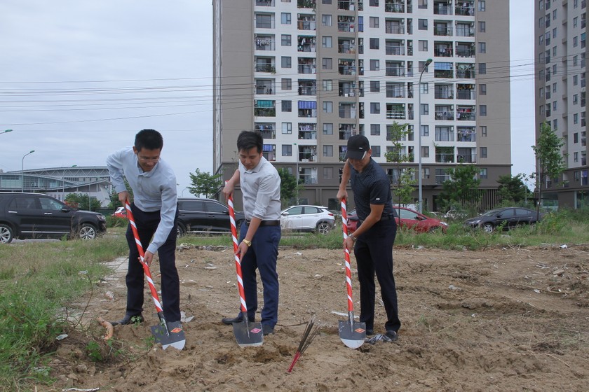 Đại diện các đơn vị tiến hành khởi công dự án