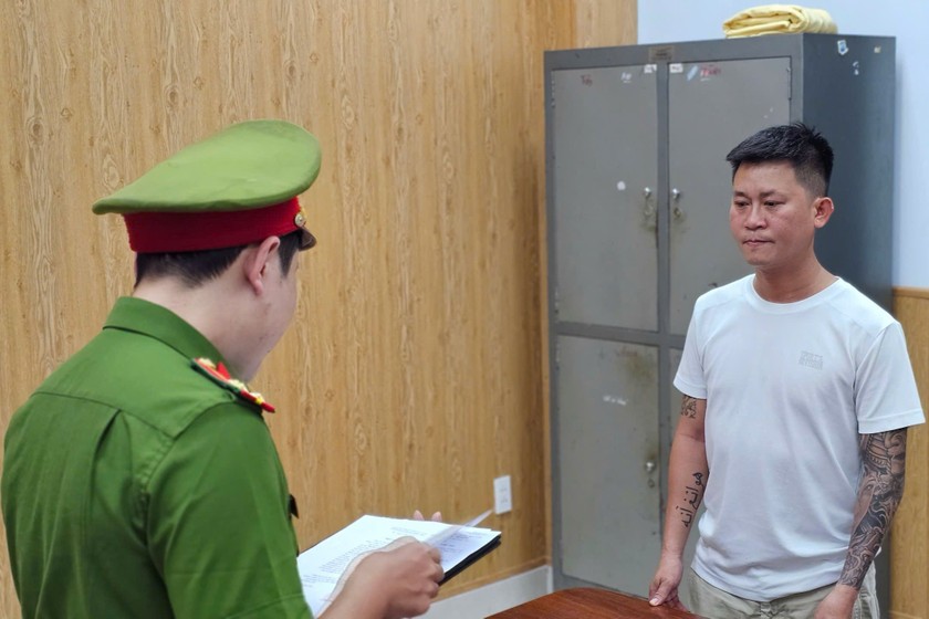 Phạm Công Lộc, "trùm” đường dây cá độ bóng đá hơn 2.000 tỷ đồng, bị bắt giữ.