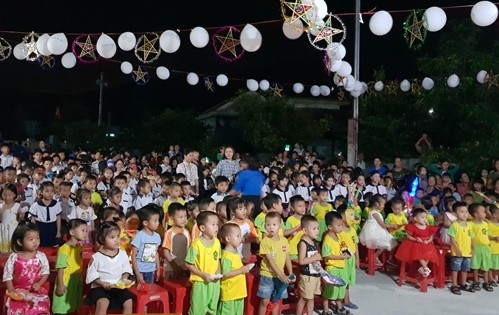 Chương trình đón Tết Trung thu “Ánh trăng vùng cao” tại xã vùng cao Quảng Hợp.