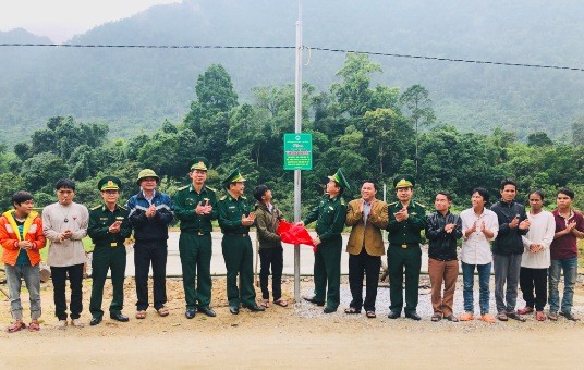  Đồn Biên phòng Cà Xèng bàn giao công trình cho bà con dân bản Mò O Ồ Ồ.