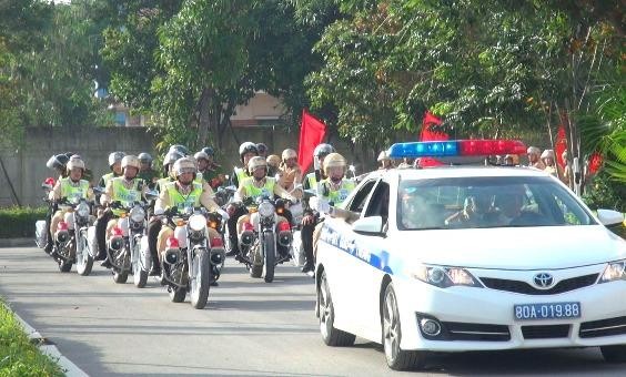 Lực lượng 141QB diễu hành chào mừng ngày ra mắt