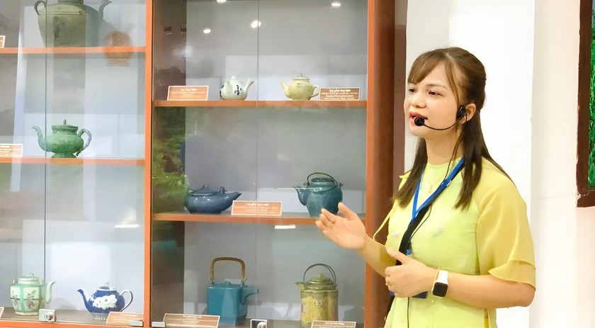 Không gian trưng bày giới thiệu bộ sưu tập ấm chén pha trà