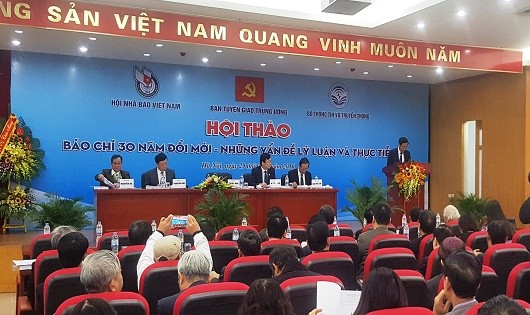 Hội thảo “báo chí 30 năm đổi mới – những vấn đề lý luận và thực tiễn” nhìn nhận, thảo luận, đánh giá những bài học kinh nghiệm hoạt động báo chí qua 30 năm đổi mới.