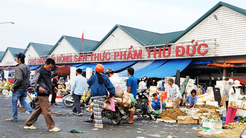 Công tác phòng, chống dịch COVID-19 tại các chợ đầu mối cần phải đặc biệt chú trọng. Ảnh minh họa