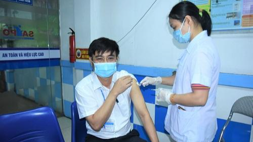 Nghệ An hiện có hơn 130 nghìn người được tiêm vaccine, trong đó có hơn 67 nghìn người được tiêm đủ 2 liều.