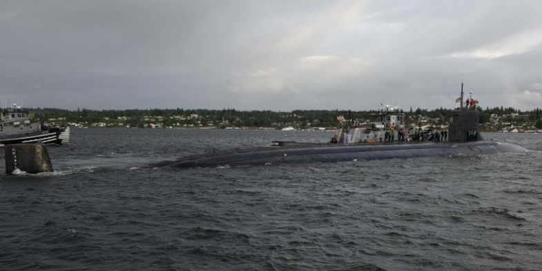 Tàu ngầm tấn công nhanh lớp Seawolf USS Connecticut (SSN 22) rời Căn cứ Hải quân Kitsap-Bremerton để triển khai ở Bremerton, Washington (Mỹ) vào ngày 27/5/2021. Ảnh: AFP (ảnh do Hải quân Hoa Kỳ công bố)