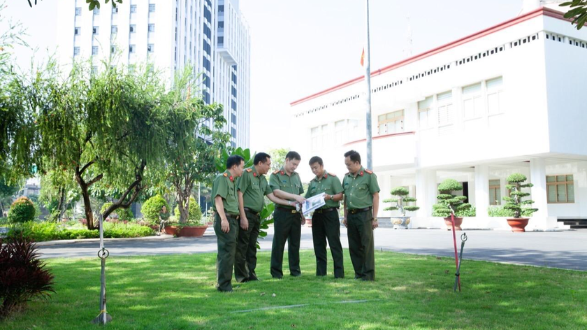 Lực lượng Cảnh sát kinh tế, Công an thành phố Cần Thơ đã chủ động nghiên cứu, đấu tranh với tội phạm kinh tế, buôn lậu. Ảnh: Nguyễn Việt Hải