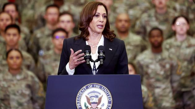 Phó Tổng thống Kamala Harris phát biểu trước các thành viên của Căn cứ Lực lượng Không gian Vandenberg vào ngày 18/4/2022 ở Lompoc, California. Ảnh: Getty