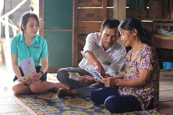 Cần có sự hỗ trợ từ ngân sách, tăng quyền lợi để thu hút người dân tham gia bảo hiểm xã hội. (Ảnh minh họa)