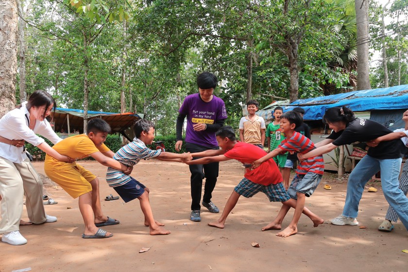 Du lịch kết hợp tình nguyện đang là một xu hướng mới. (Nguồn: V.E.O)