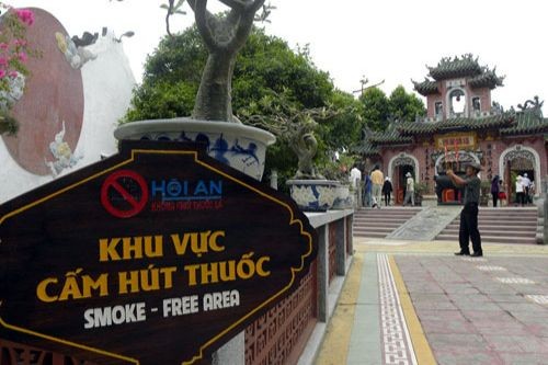 Hội An triển khai Chương trình “Xây dựng Hội An - Thành phố du lịch không khói thuốc lá” từ năm 2011. (Nguồn ảnh: http://hoian.gov.vn) 