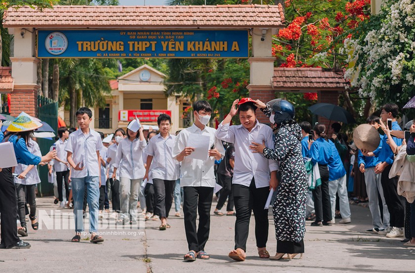 Thí sinh Ninh Bình tham dự kỳ thi tuyển sinh lớp 10. Ảnh: Báo Ninh Bình