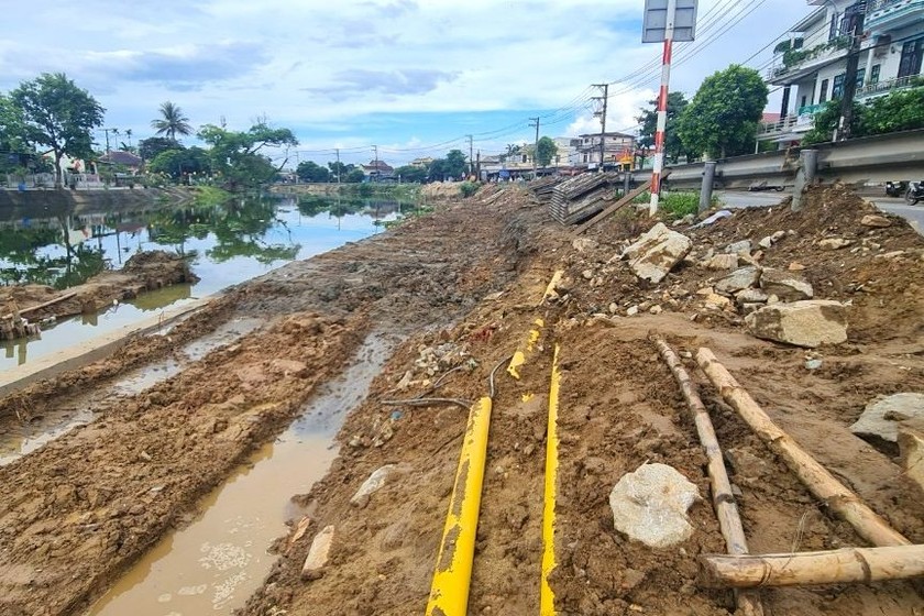 Dự án hệ thống tiêu thoát lũ Phổ Lợi - Mộc Hàn - Phú Khê đang triển khai thi công. (Ảnh: Thùy Nhung)